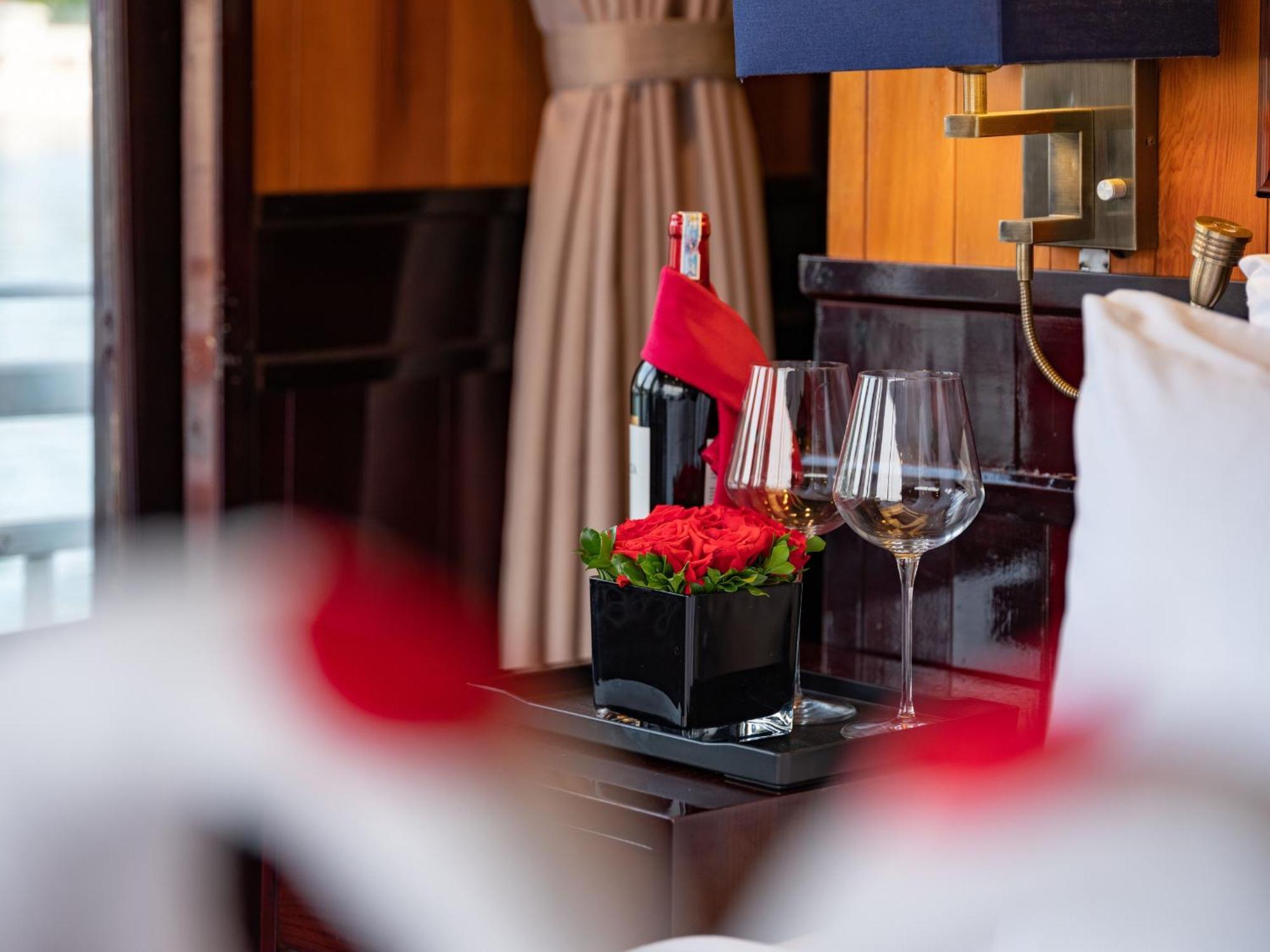 Hera Boutique Cruise Ha Long Bay Exterior foto