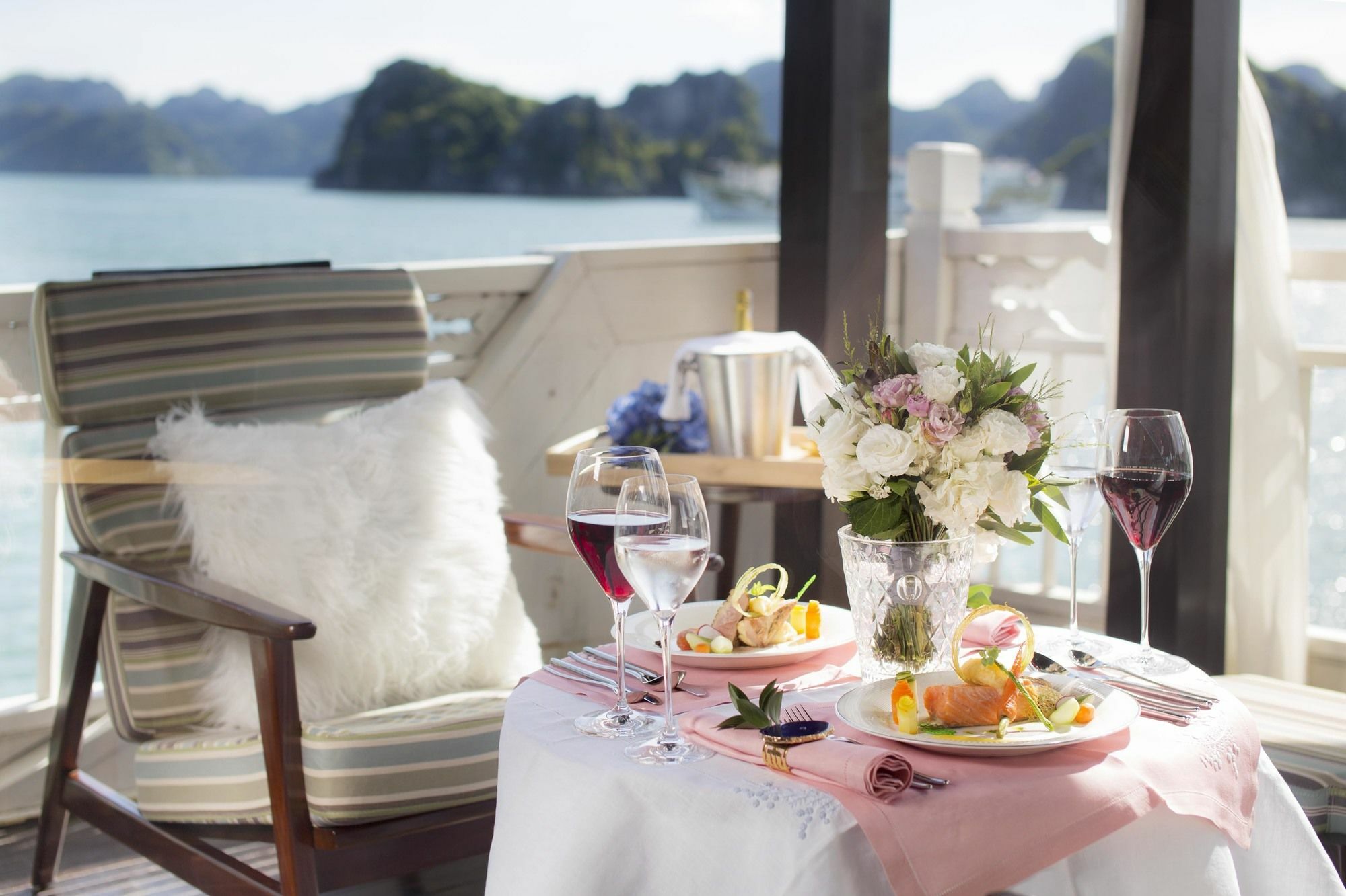 Hera Boutique Cruise Ha Long Bay Exterior foto