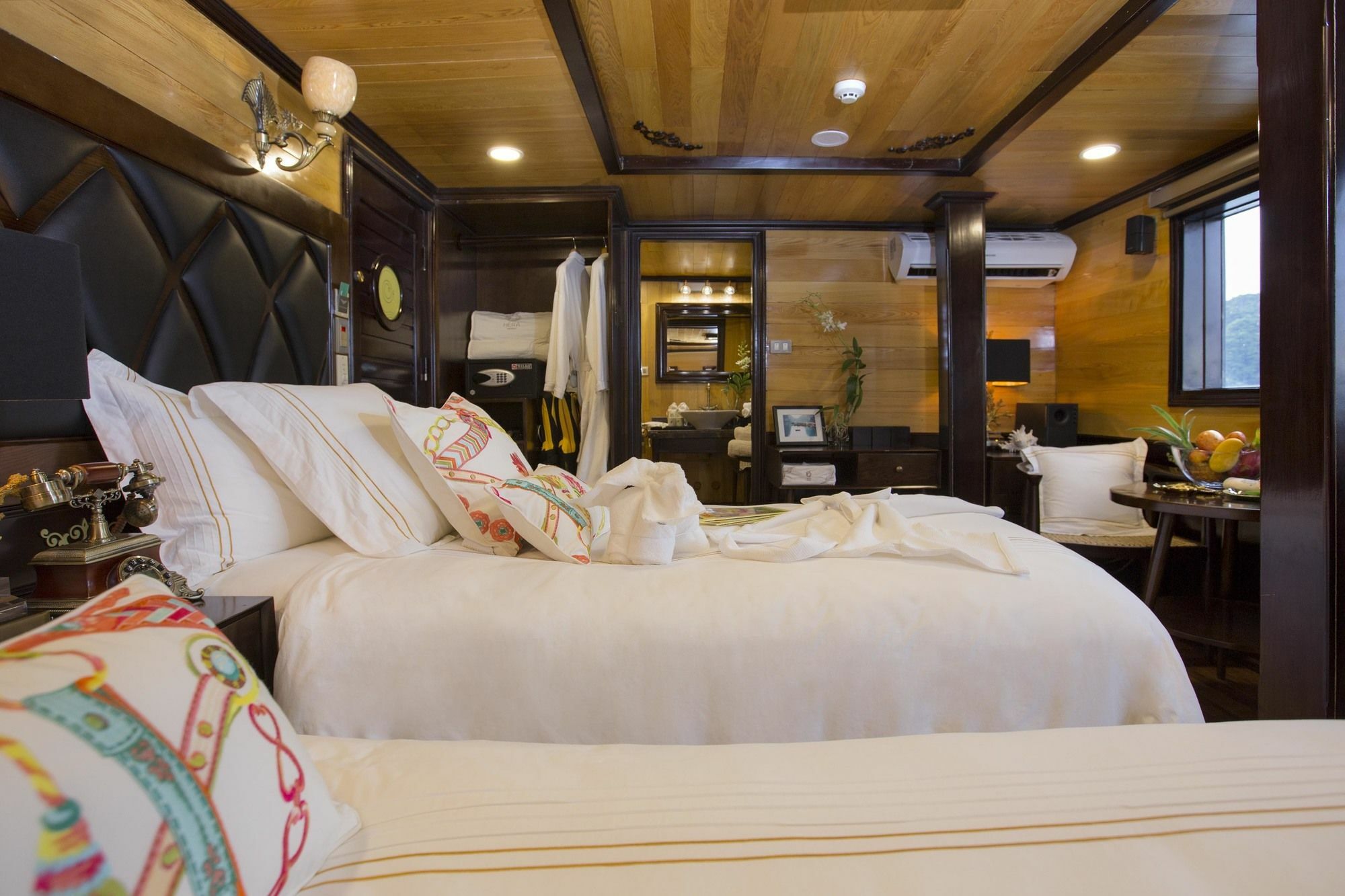 Hera Boutique Cruise Ha Long Bay Exterior foto